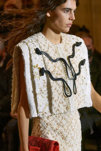 Look 38